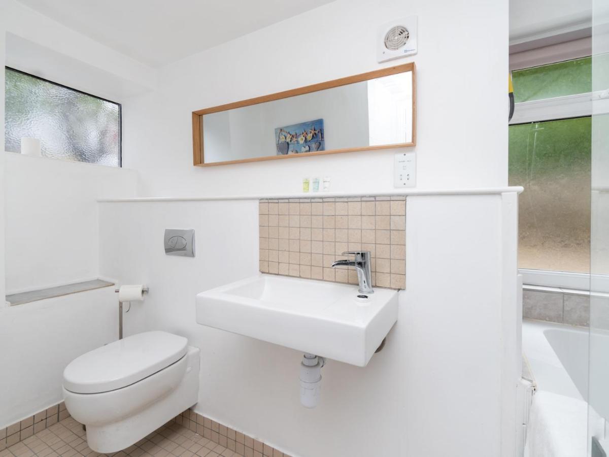 Pass The Keys Lovely 1 Bed Apartment With Free Parking Bath Exterior foto